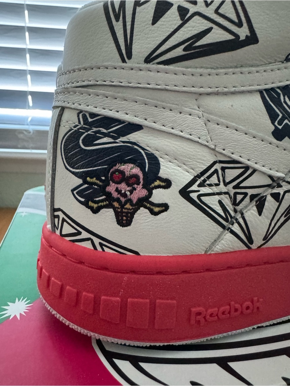 Reebok Icecream Sneakers with Pink Midsole and Blue Graphics - Picture 4 of 9